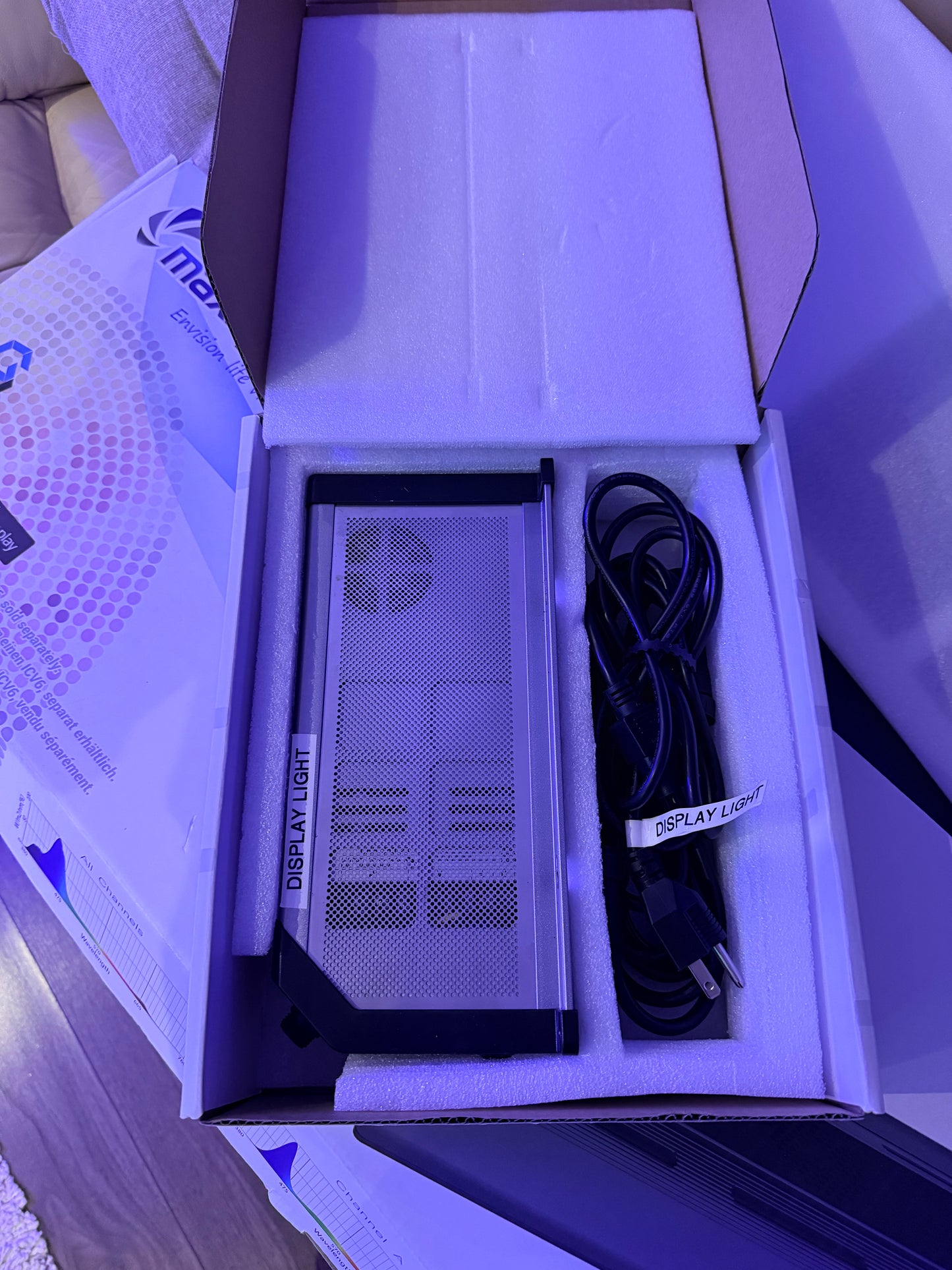 Maxpect Razor X R300 light with Power Supply- like New condition